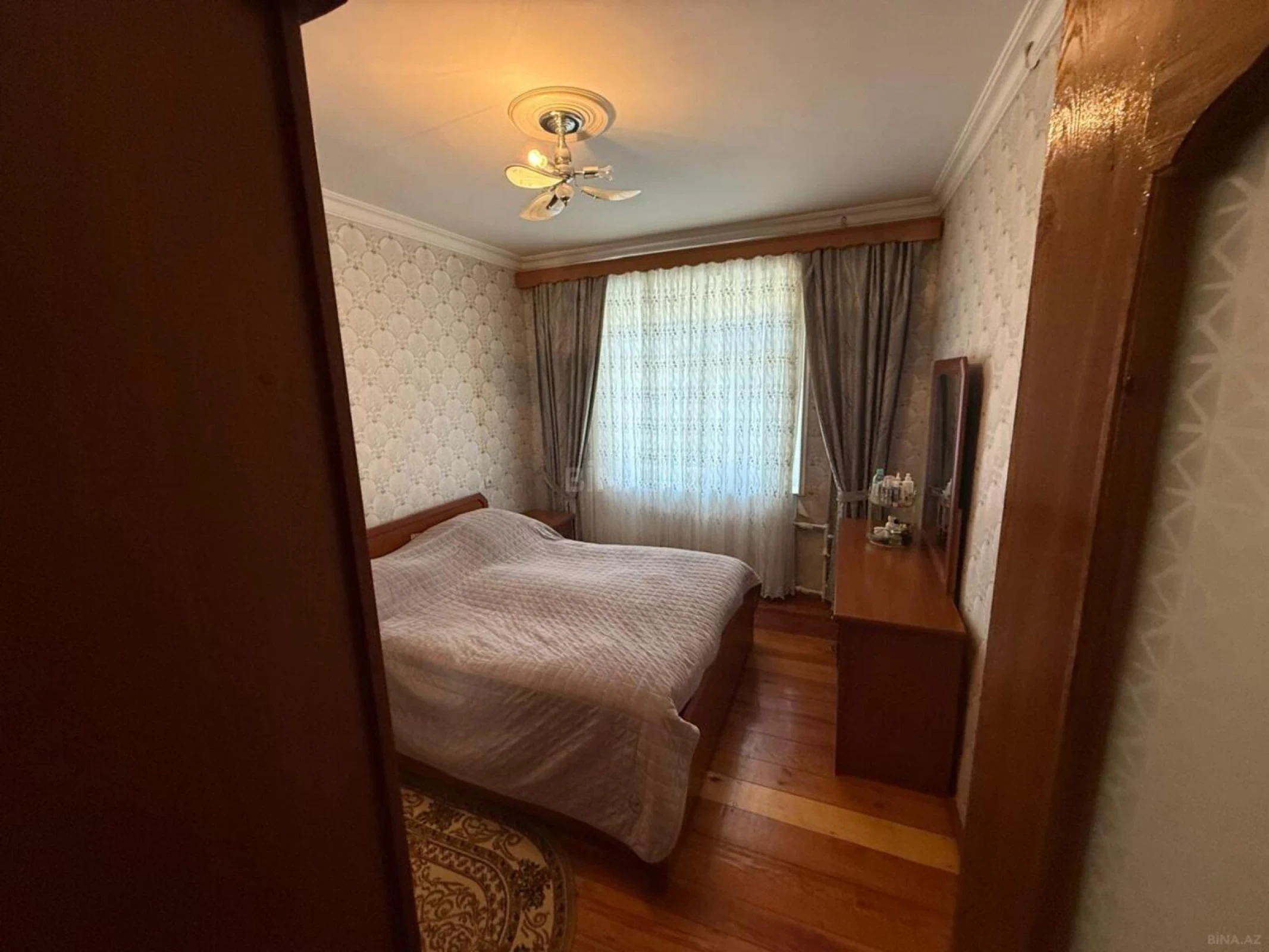 Satılır 5 otaqlı mənzil 100 m²