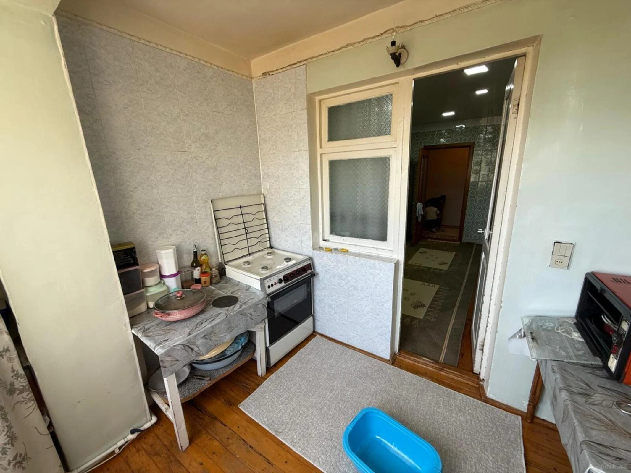 Satılır 5 otaqlı mənzil 100 m²