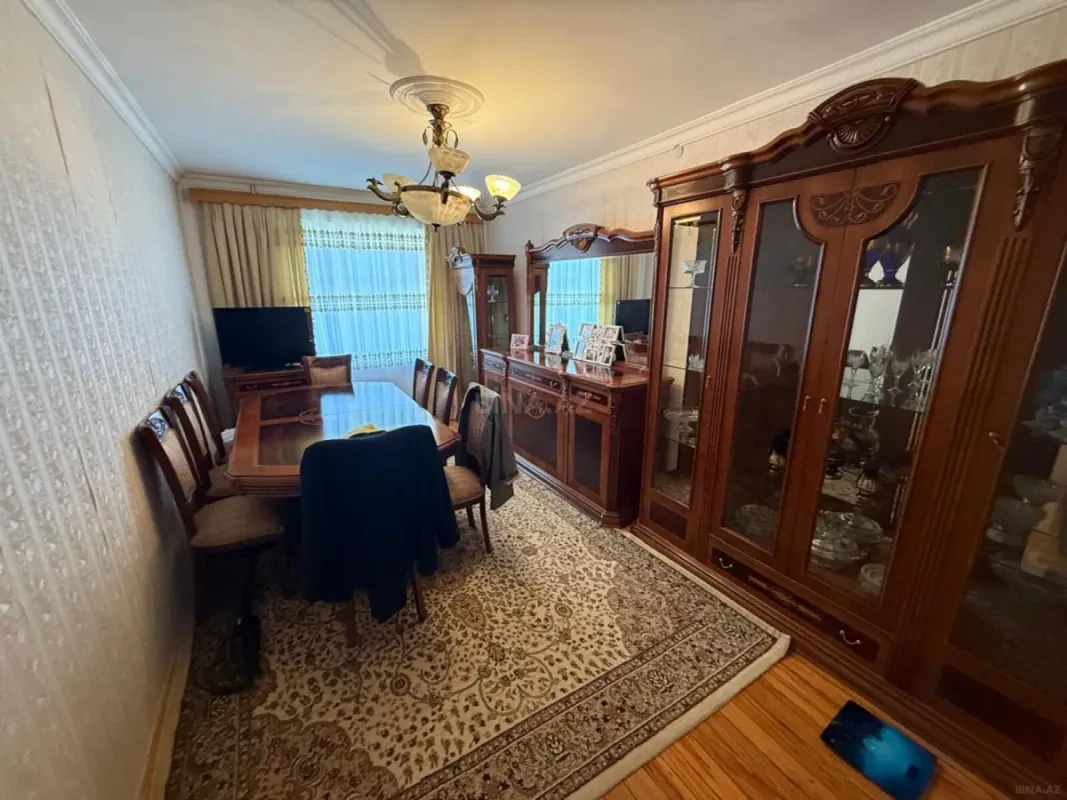 Satılır 5 otaqlı mənzil 100 m²