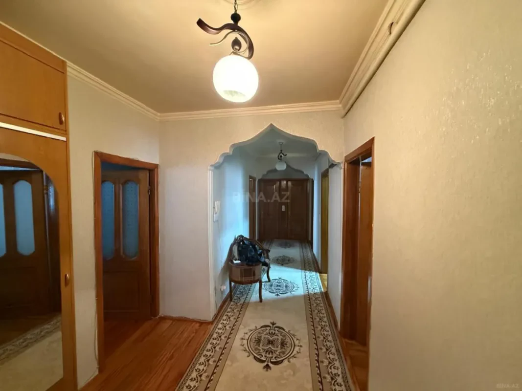 Satılır 5 otaqlı mənzil 100 m²