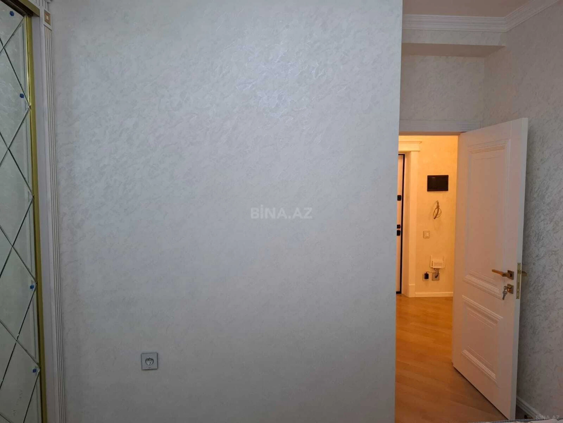 Kirayə verilir 2 otaqlı mənzil 65 m²