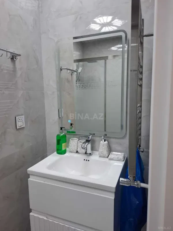 Kirayə verilir 2 otaqlı mənzil 65 m²