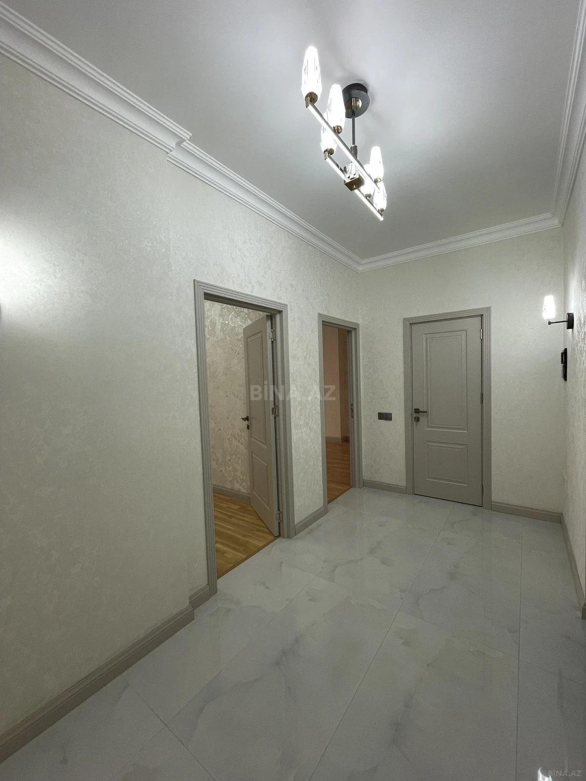 Satılır 2 otaqlı mənzil 81 m²