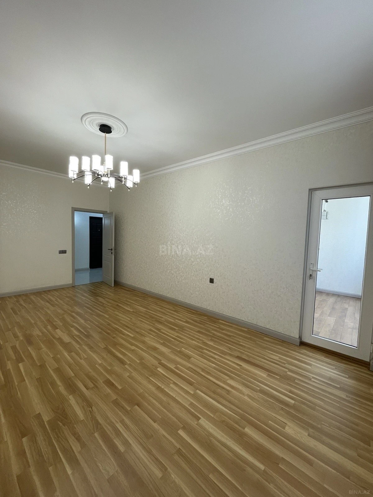 Satılır 2 otaqlı mənzil 81 m²