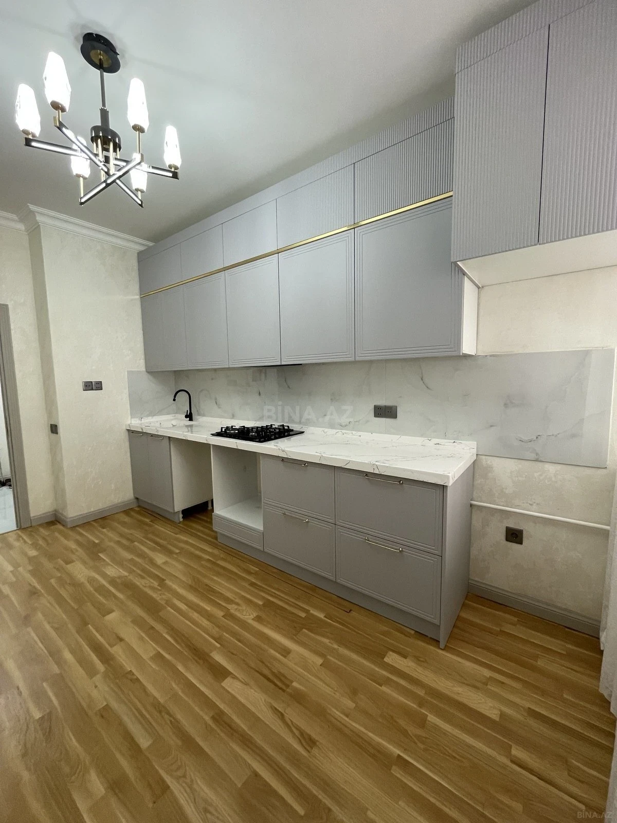 Satılır 2 otaqlı mənzil 81 m²
