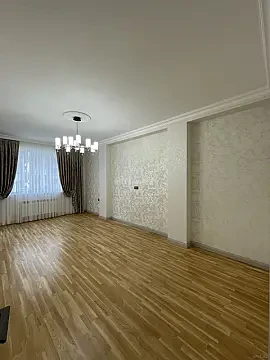 Satılır 2 otaqlı mənzil 81 m²