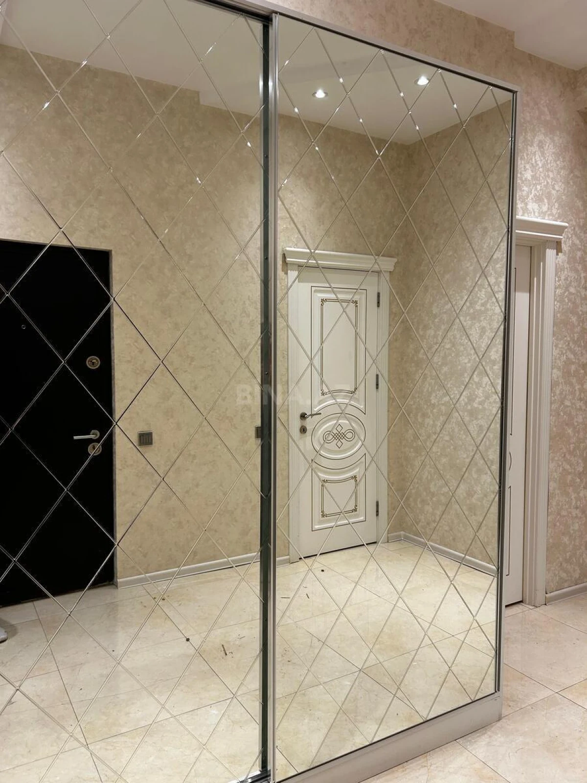Satılır 3 otaqlı mənzil 127 m²