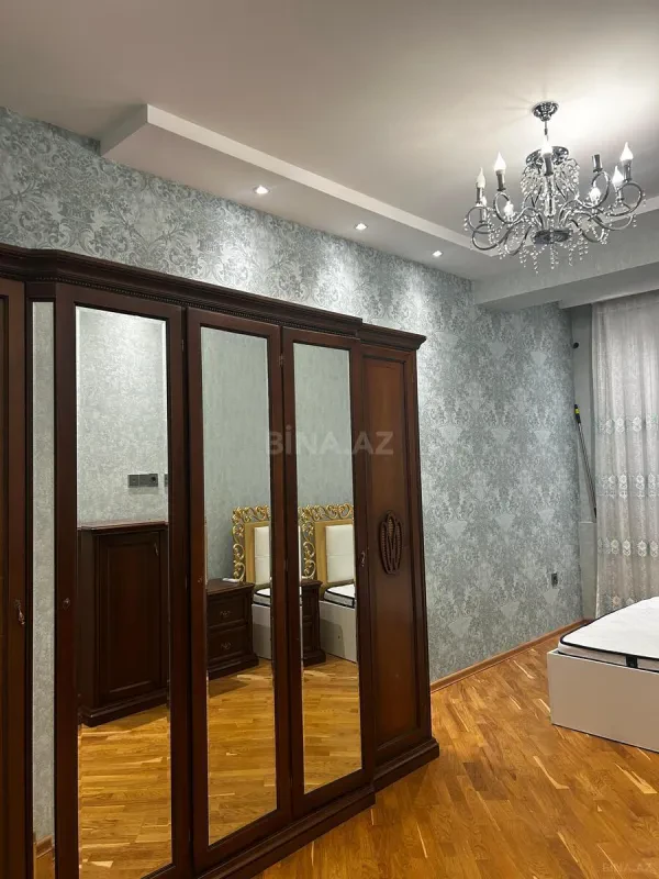 Satılır 3 otaqlı mənzil 127 m²