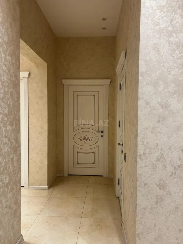 Satılır 3 otaqlı mənzil 127 m²