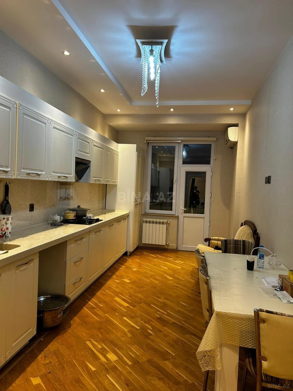 Satılır 3 otaqlı mənzil 127 m²