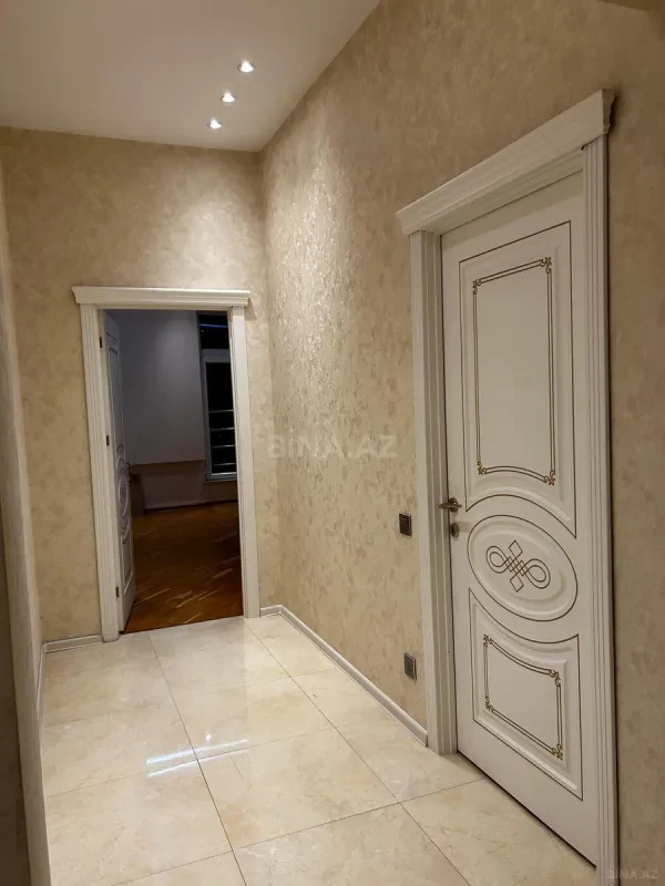 Satılır 3 otaqlı mənzil 127 m²