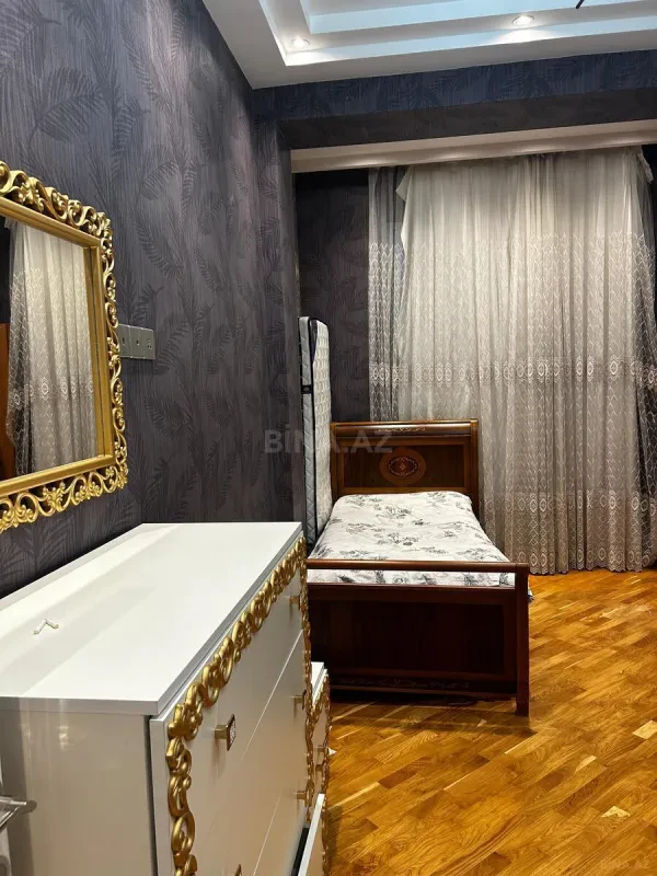 Satılır 3 otaqlı mənzil 127 m²
