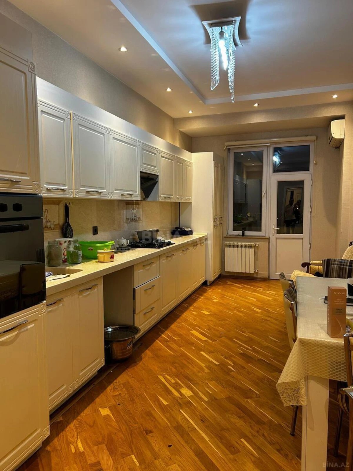 Satılır 3 otaqlı mənzil 127 m²