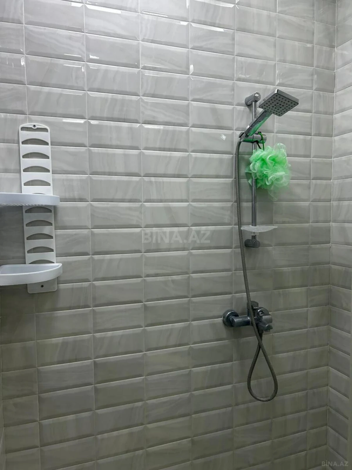 Satılır 3 otaqlı mənzil 127 m²