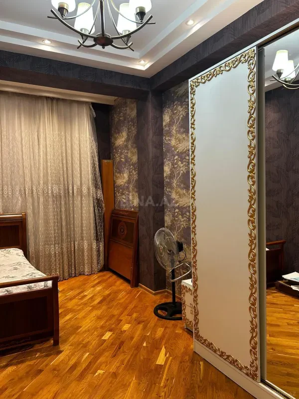 Satılır 3 otaqlı mənzil 127 m²