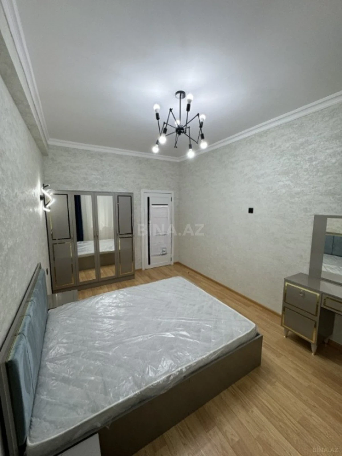 Kirayə verilir 2 otaqlı mənzil 72 m²