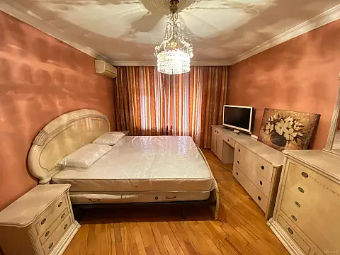 Kirayə verilir 2 otaqlı mənzil 70 m²