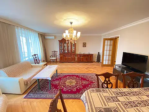 Kirayə verilir 2 otaqlı mənzil 70 m²