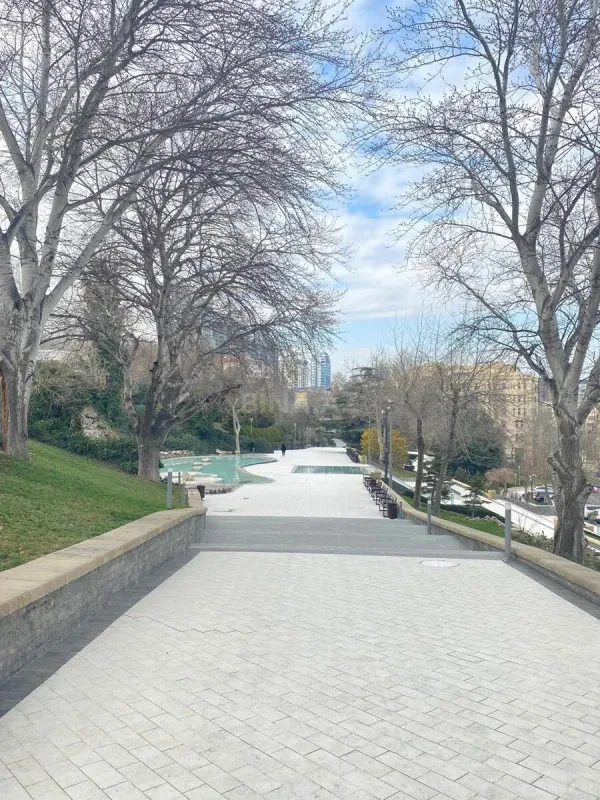 Kirayə verilir 2 otaqlı mənzil 70 m²