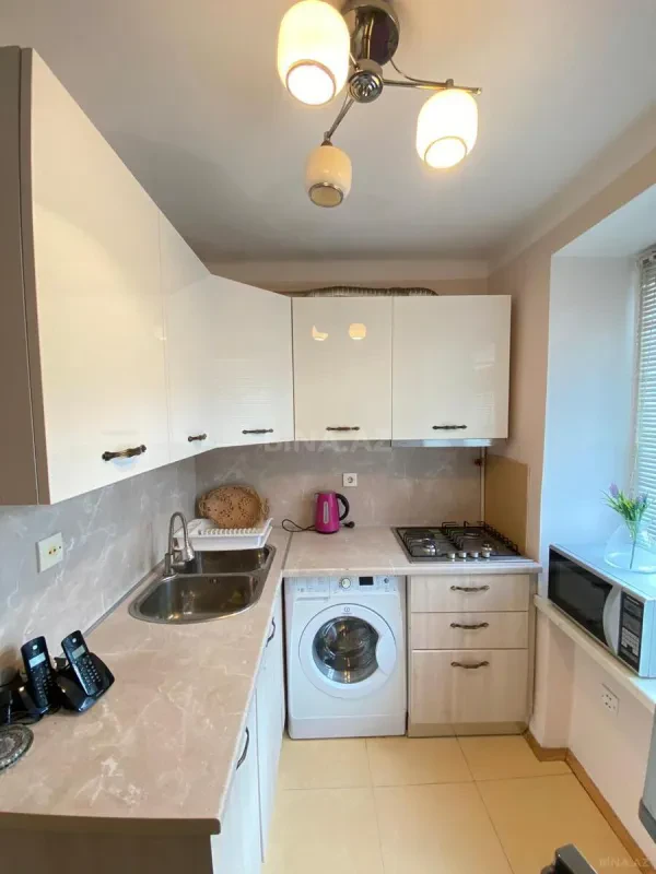 Kirayə verilir 2 otaqlı mənzil 70 m²