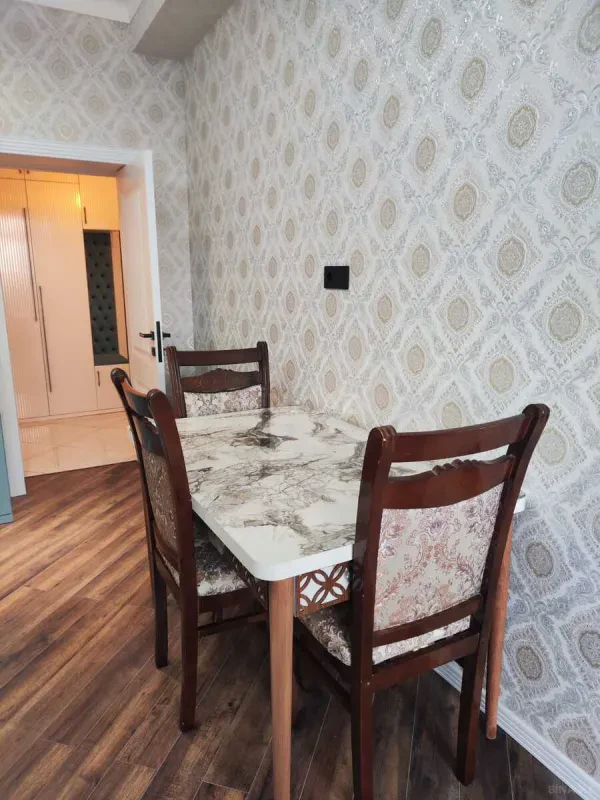 Kirayə verilir 2 otaqlı mənzil 60 m²