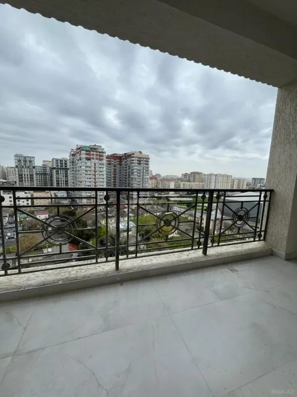 Kirayə verilir 4 otaqlı mənzil 190 m²