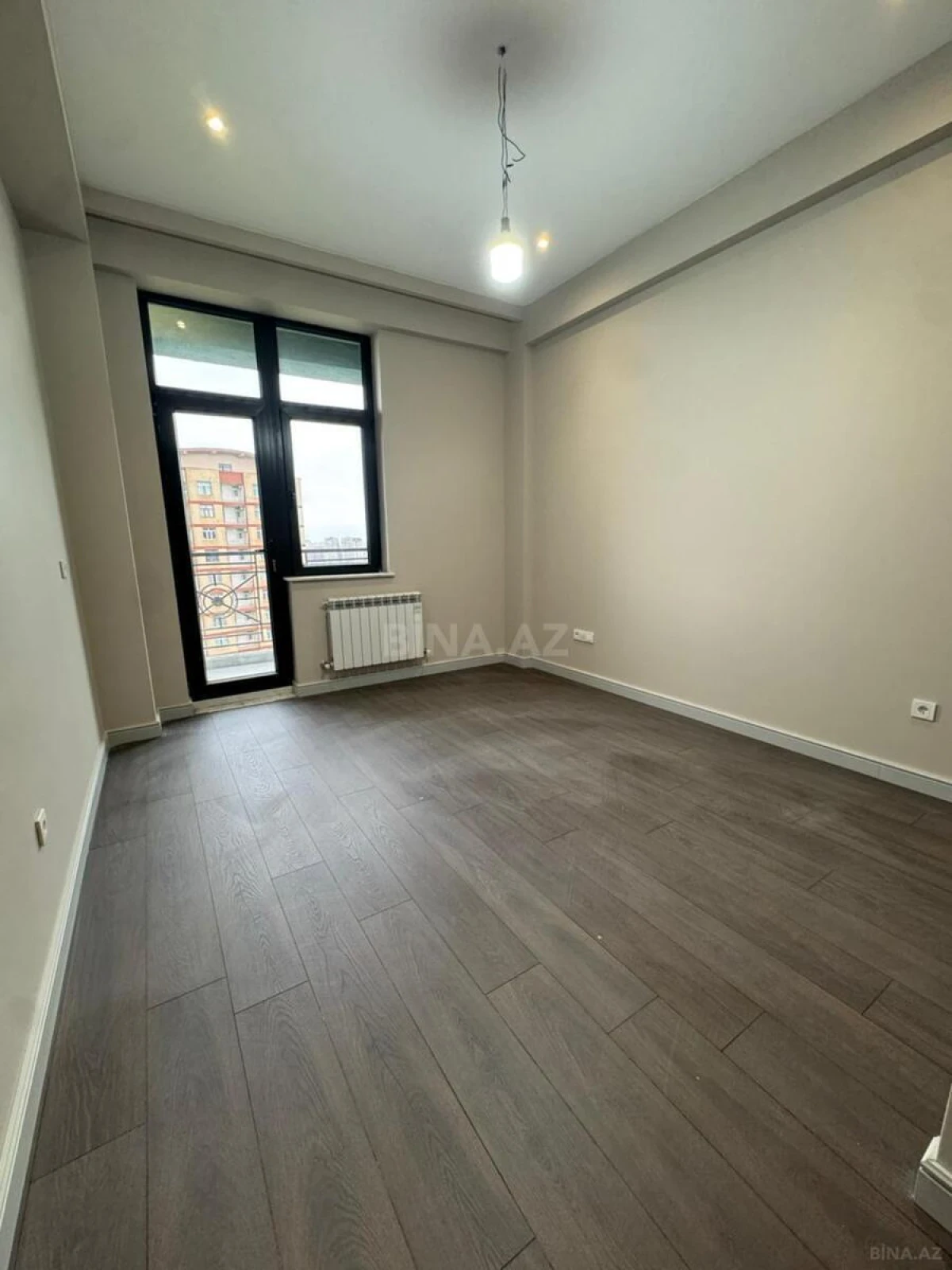Kirayə verilir 4 otaqlı mənzil 190 m²
