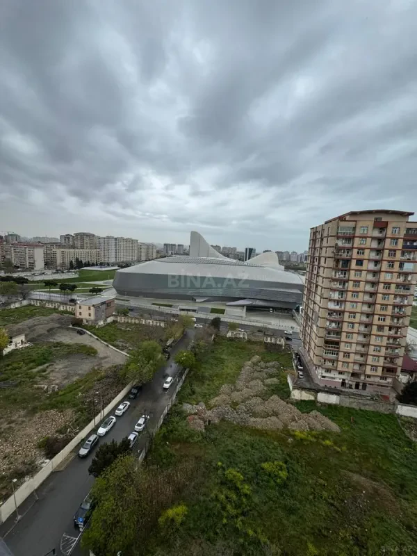 Kirayə verilir 4 otaqlı mənzil 190 m²
