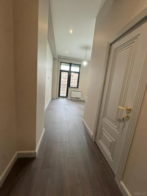 Kirayə verilir 4 otaqlı mənzil 190 m²