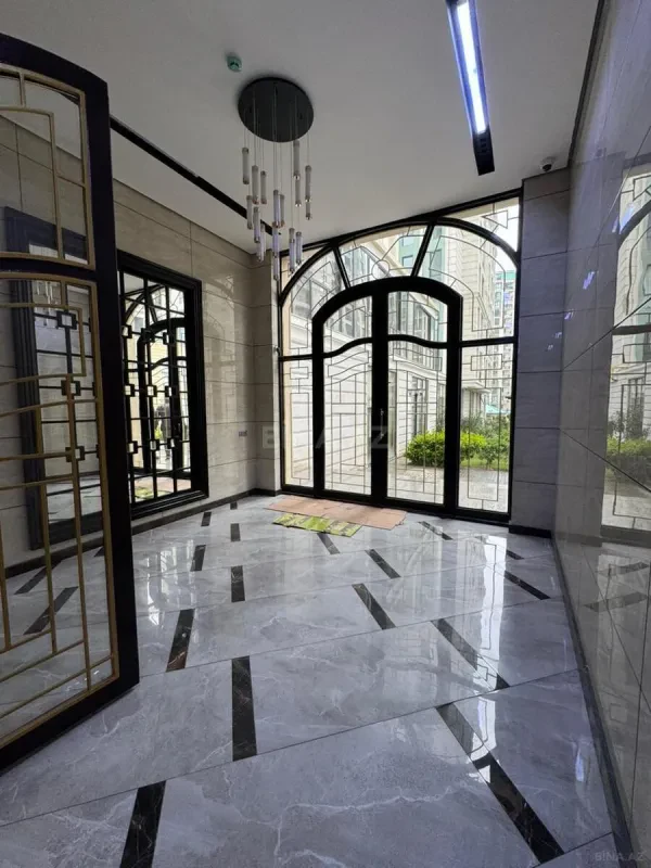 Kirayə verilir 4 otaqlı mənzil 190 m²