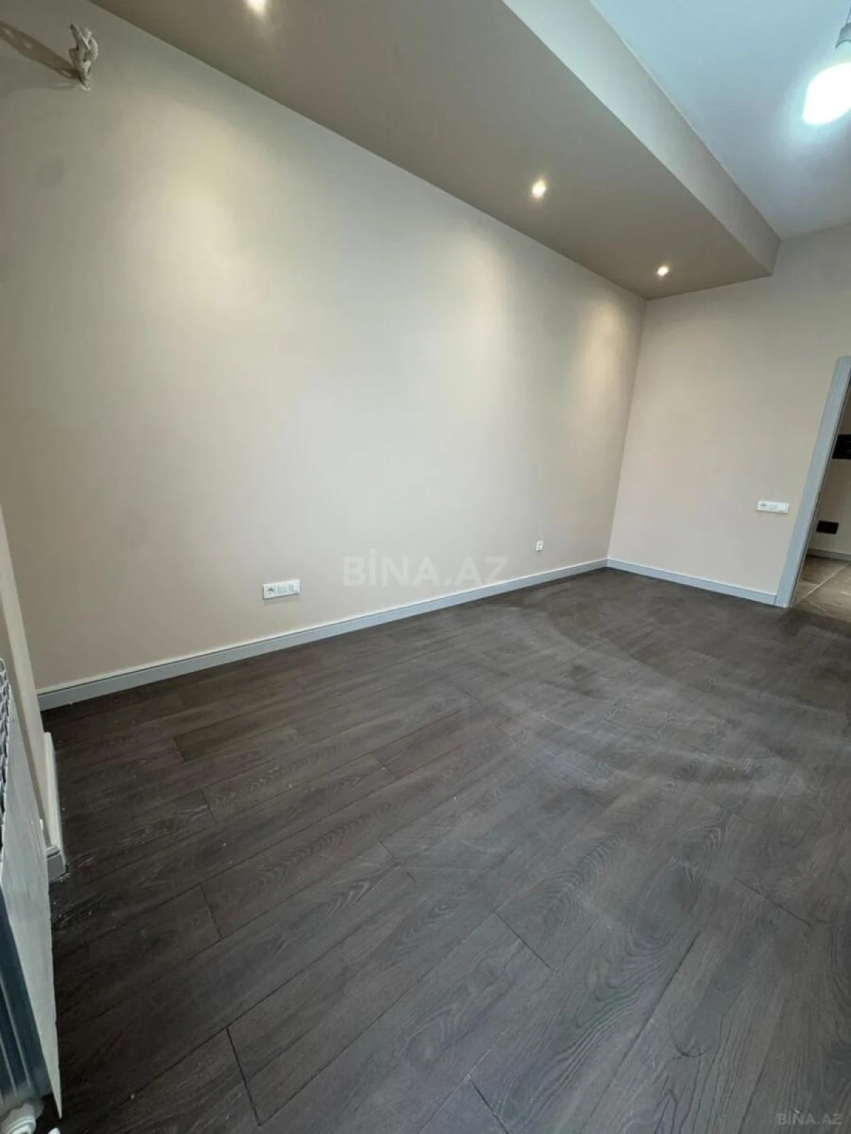 Kirayə verilir 4 otaqlı mənzil 190 m²
