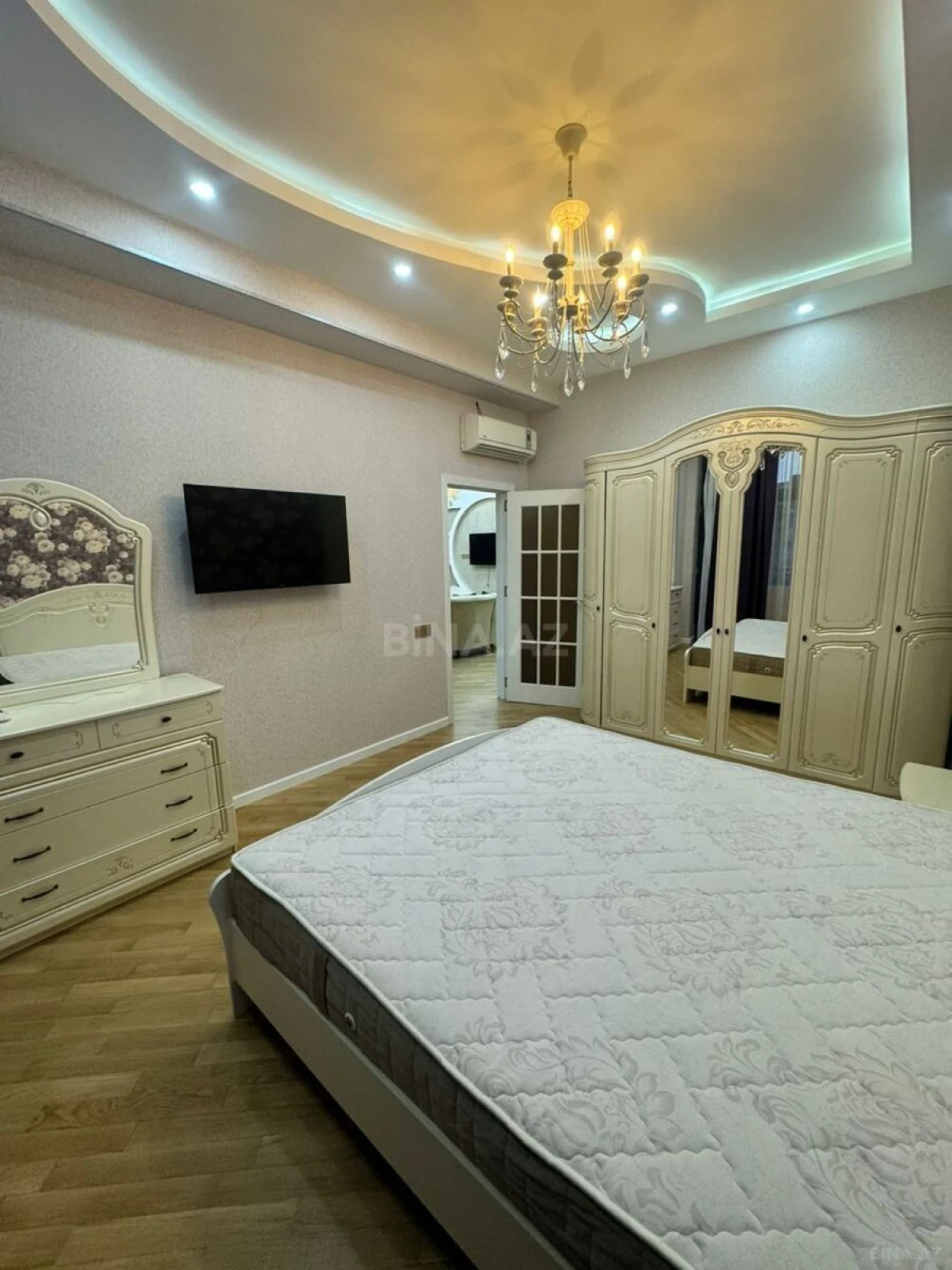 Kirayə verilir 3 otaqlı mənzil 115 m²