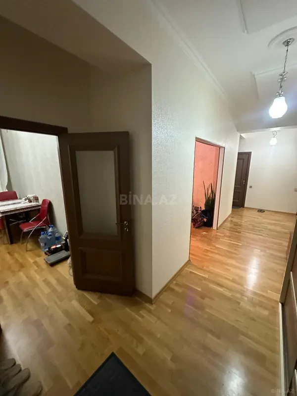 Satılır 3 otaqlı mənzil 116 m²
