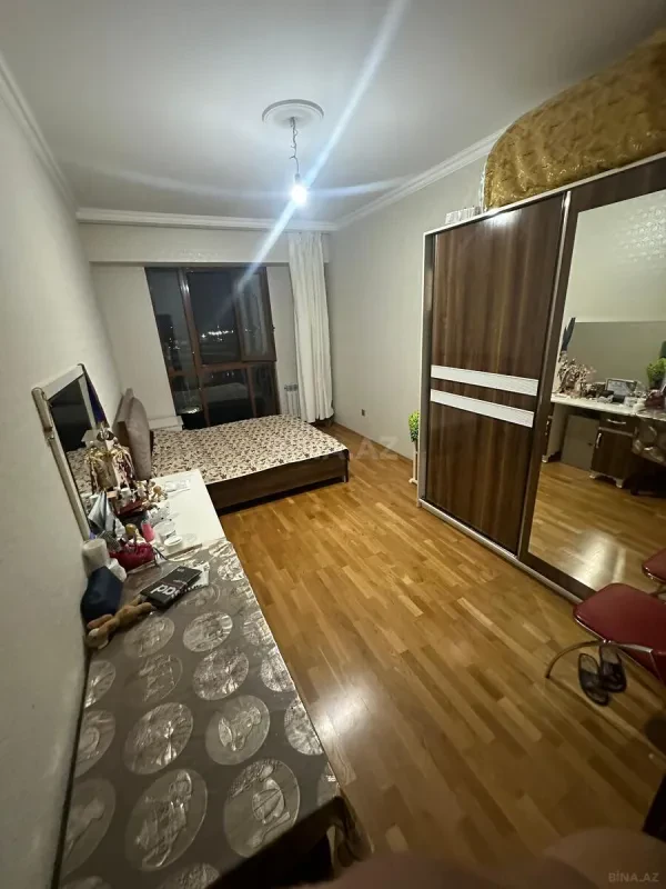 Satılır 3 otaqlı mənzil 116 m²