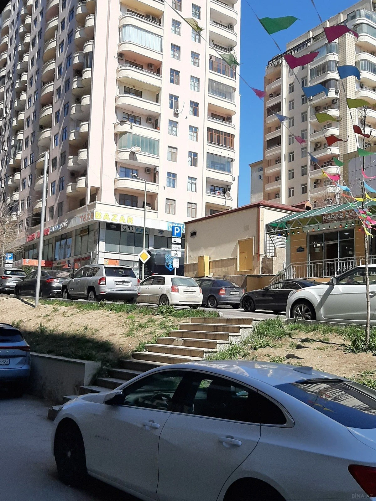 Satılır obyekt 65 m²