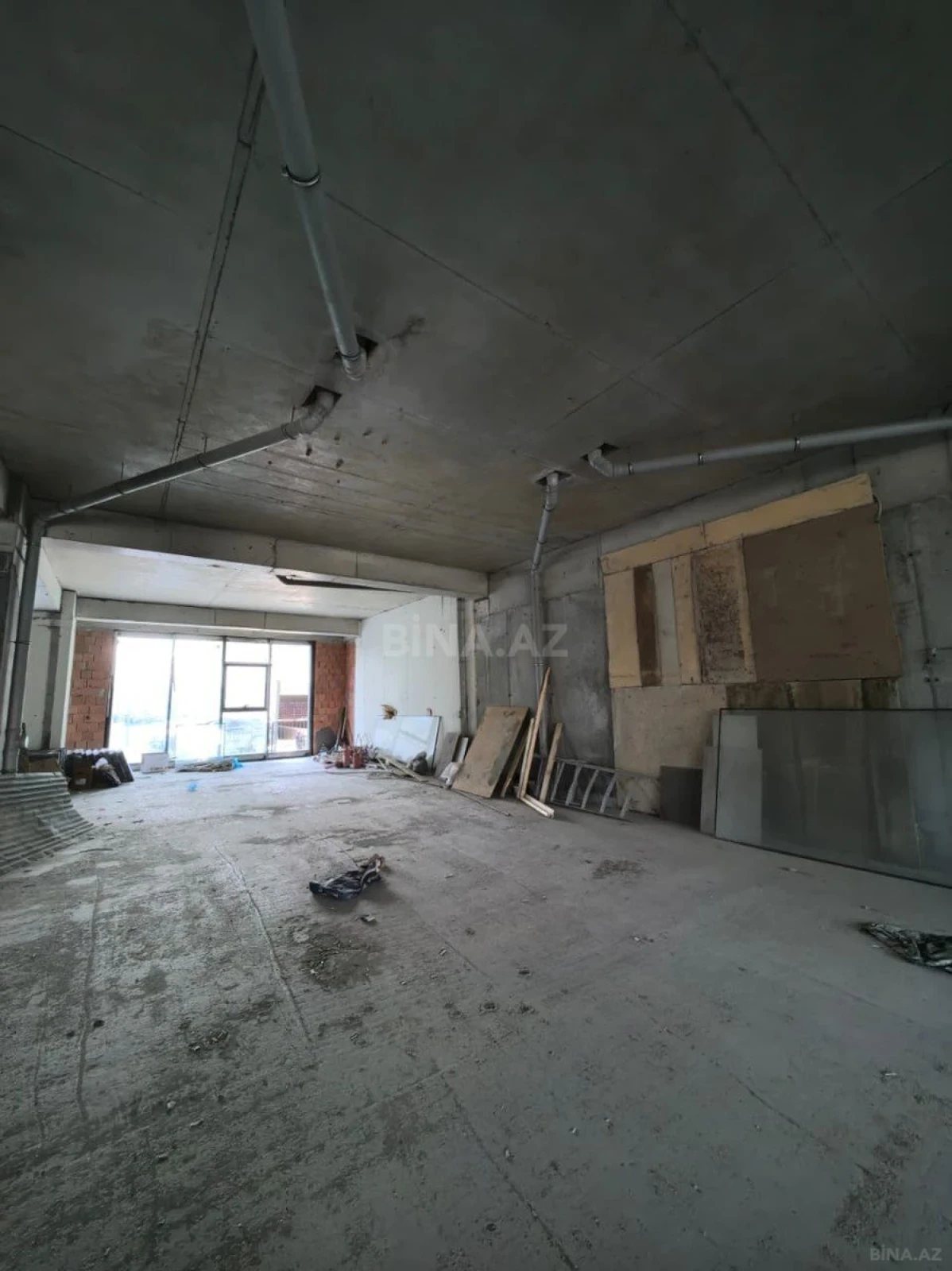 Satılır obyekt 313.3 m²