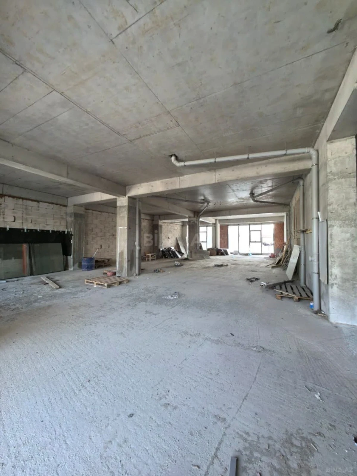Satılır obyekt 313.3 m²