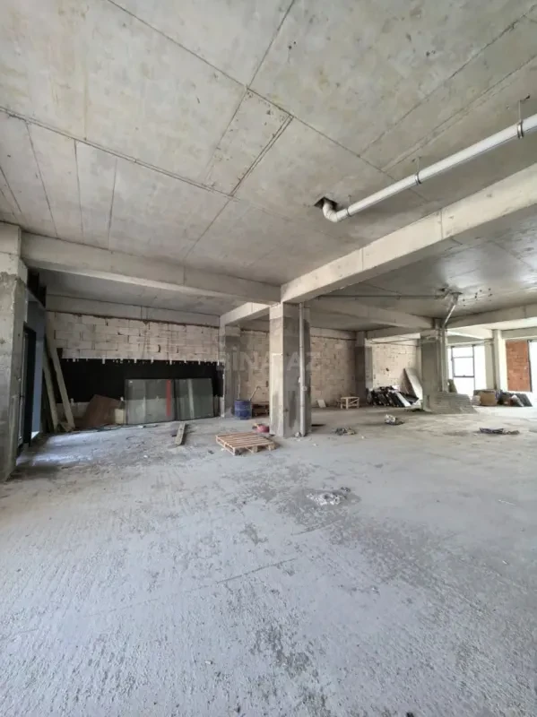 Satılır obyekt 313.3 m²