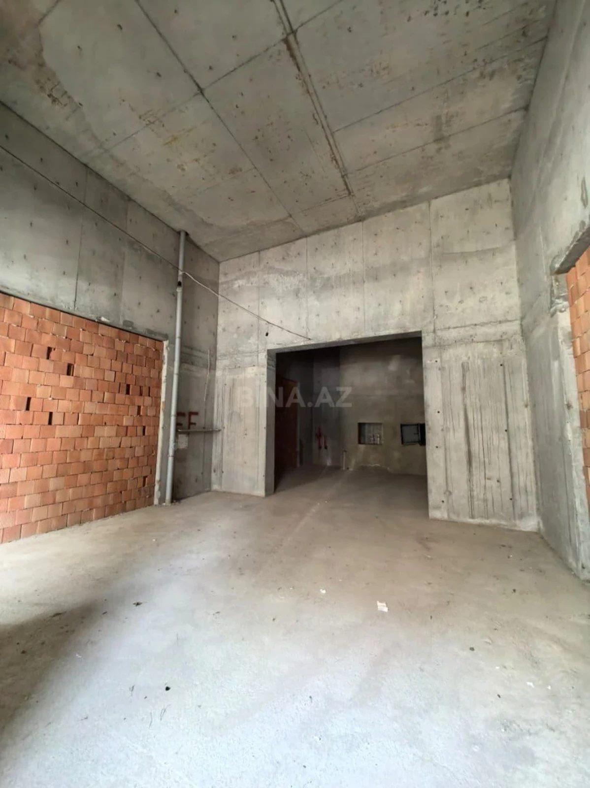 Satılır obyekt 313.3 m²