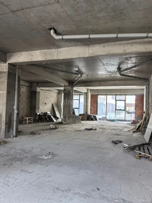 Satılır obyekt 313.3 m²