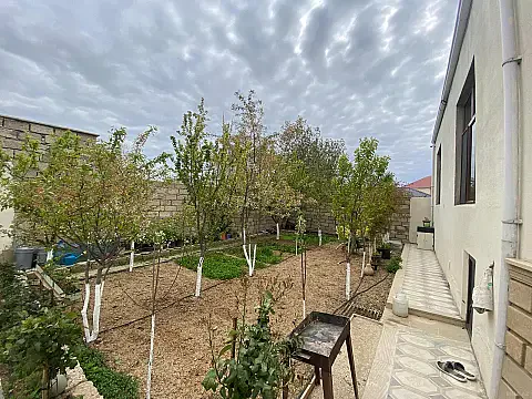 Satılır 4 otaqlı həyət evi 130 m²
