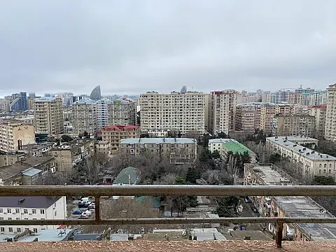 Kirayə verilir 3 otaqlı mənzil 124 m²