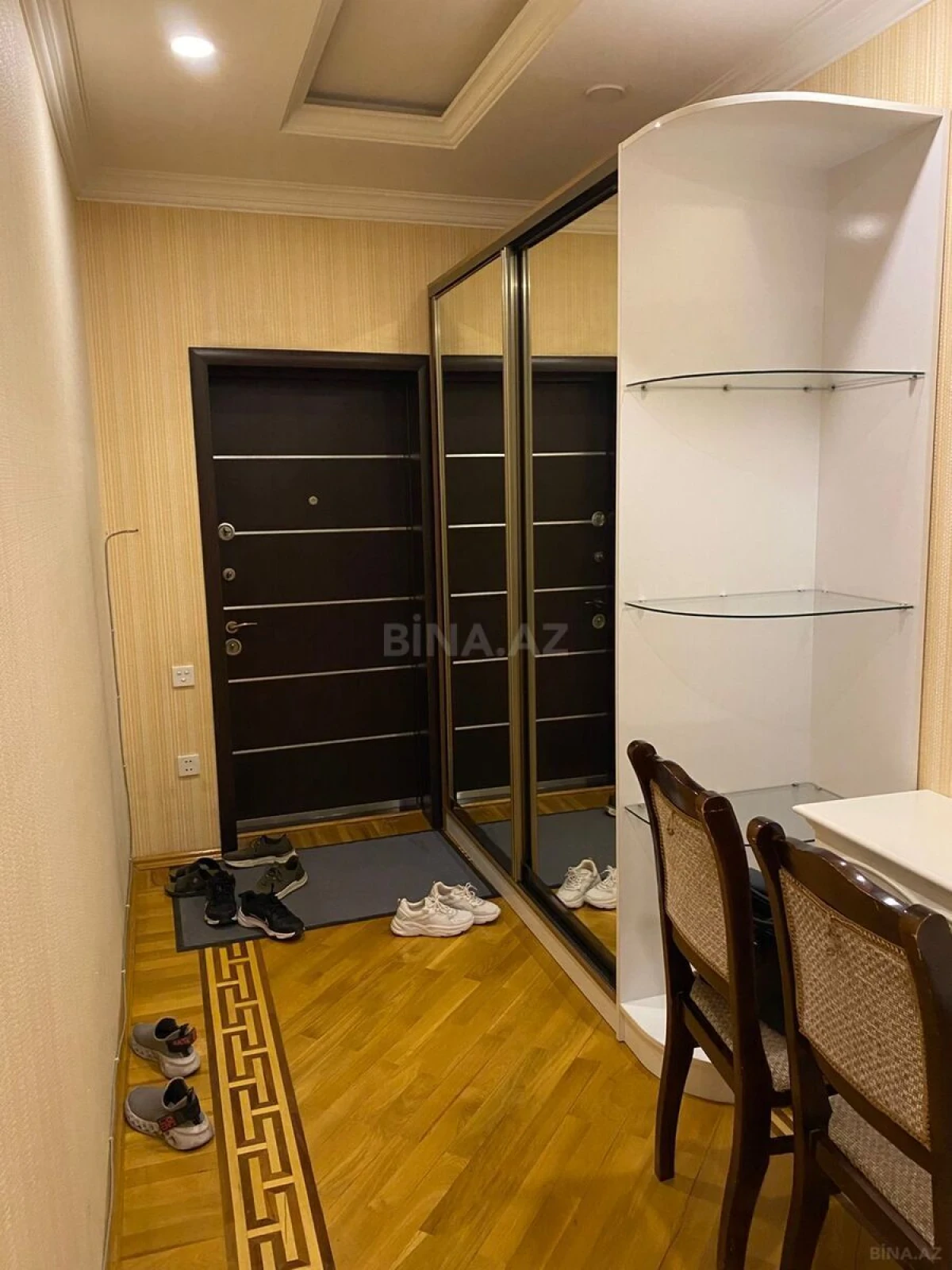 Kirayə verilir 3 otaqlı mənzil 124 m²