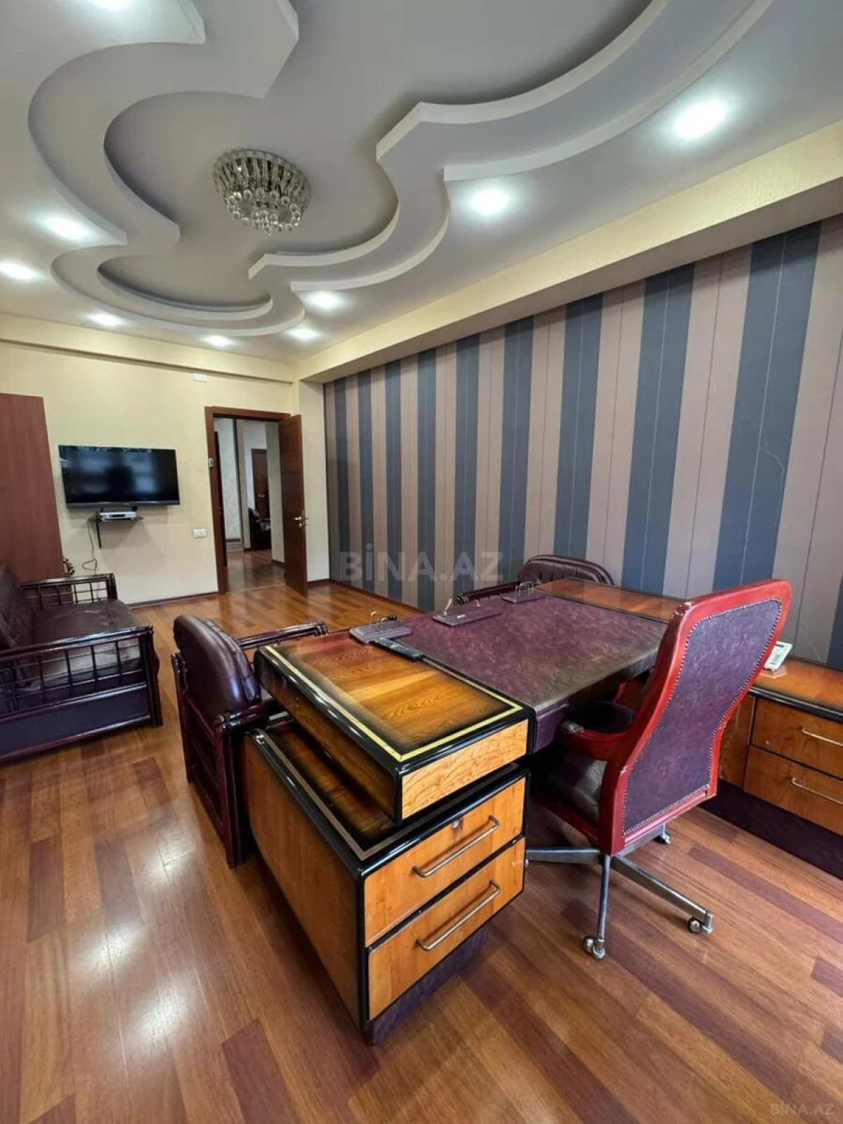 Kirayə verilir 3 otaqlı ofis 170 m²