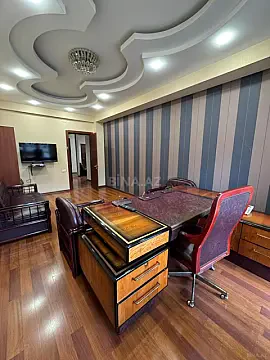Kirayə verilir 3 otaqlı ofis 170 m²