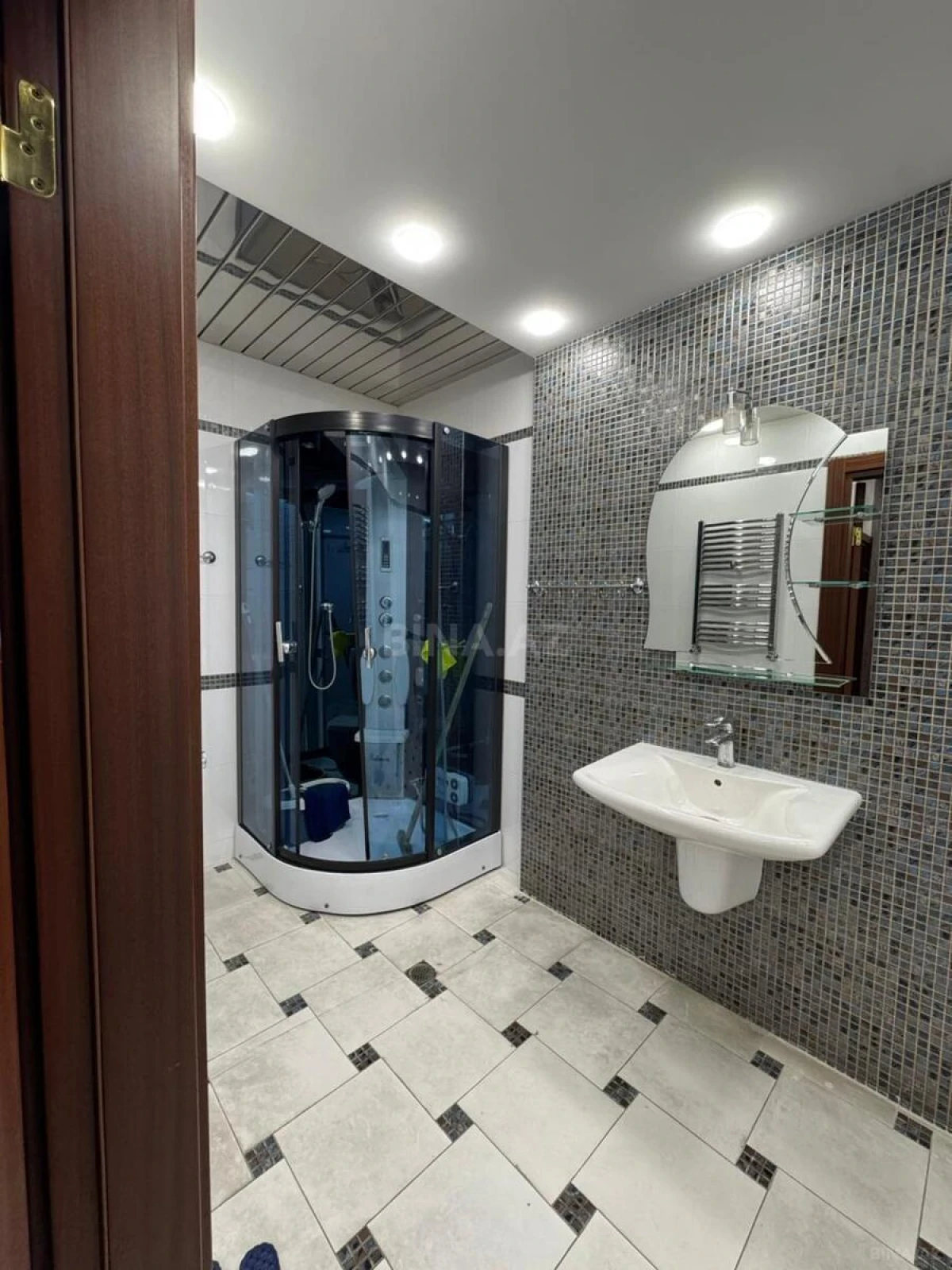 Kirayə verilir 3 otaqlı ofis 170 m²