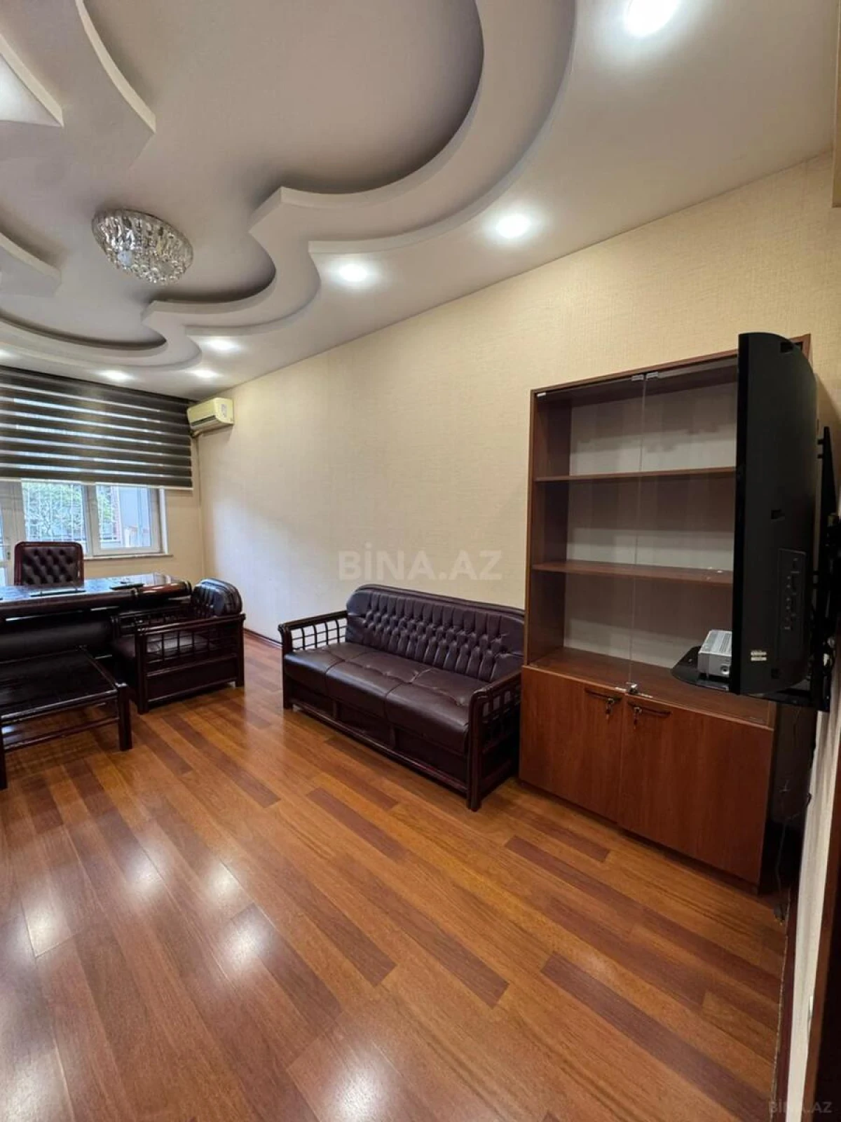 Kirayə verilir 3 otaqlı ofis 170 m²