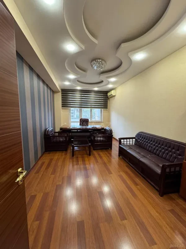 Kirayə verilir 3 otaqlı ofis 170 m²