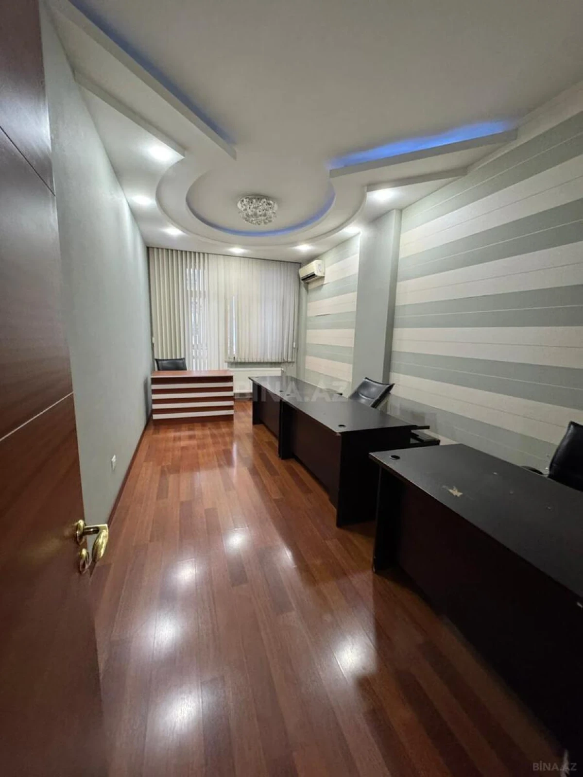 Kirayə verilir 3 otaqlı ofis 170 m²