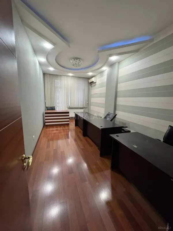Kirayə verilir 3 otaqlı ofis 170 m²